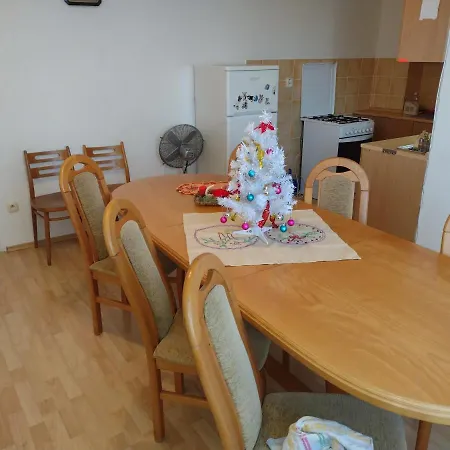 Hannah - Relax Dom Pod Orechom I4 * Trávnica