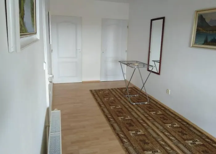 Hannah - Relax Dom Pod Orechom I4