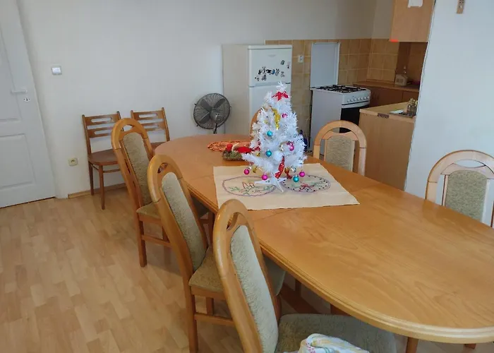 Hannah - Relax Dom Pod Orechom I4 * Trávnica